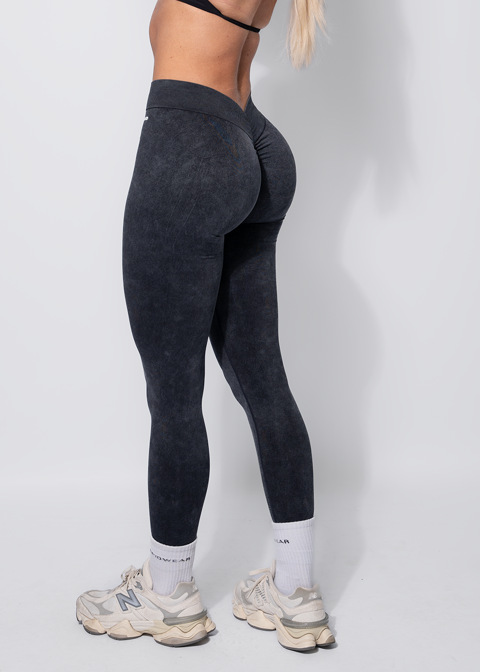 SCULPT V-SCRUNCH LEGGINGS - BLACK