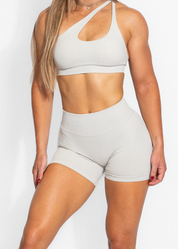 BALANCE SCRUNCH BUM SHORTS - MIST
