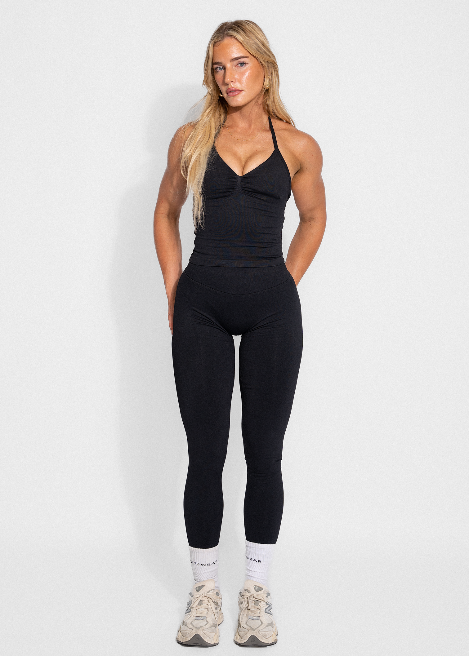 BALANCE FITTED HALTER TOP - BLACK