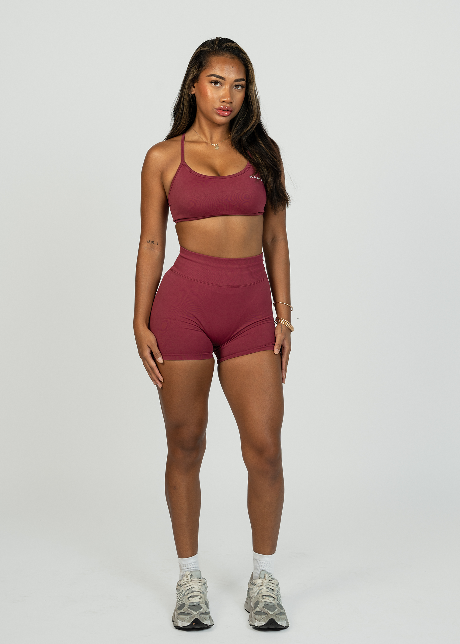 VIBRANCE SCRUNCH BUM SHORTS - WINE