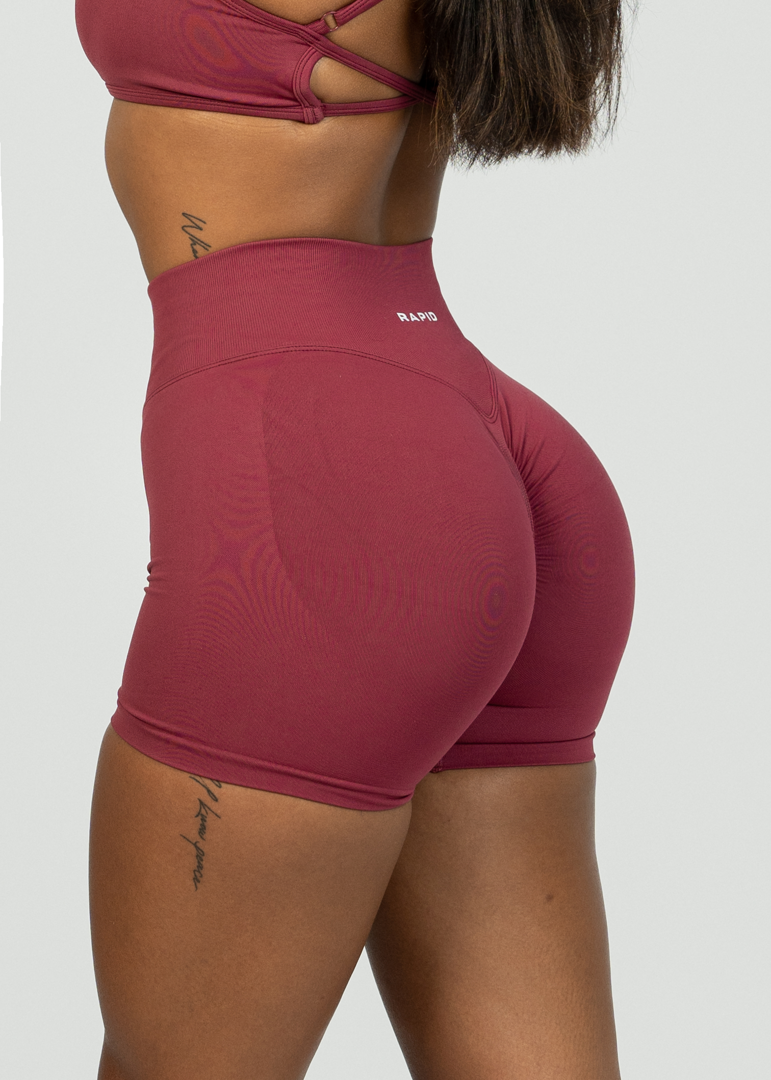VIBRANCE SCRUNCH BUM SHORTS - WINE