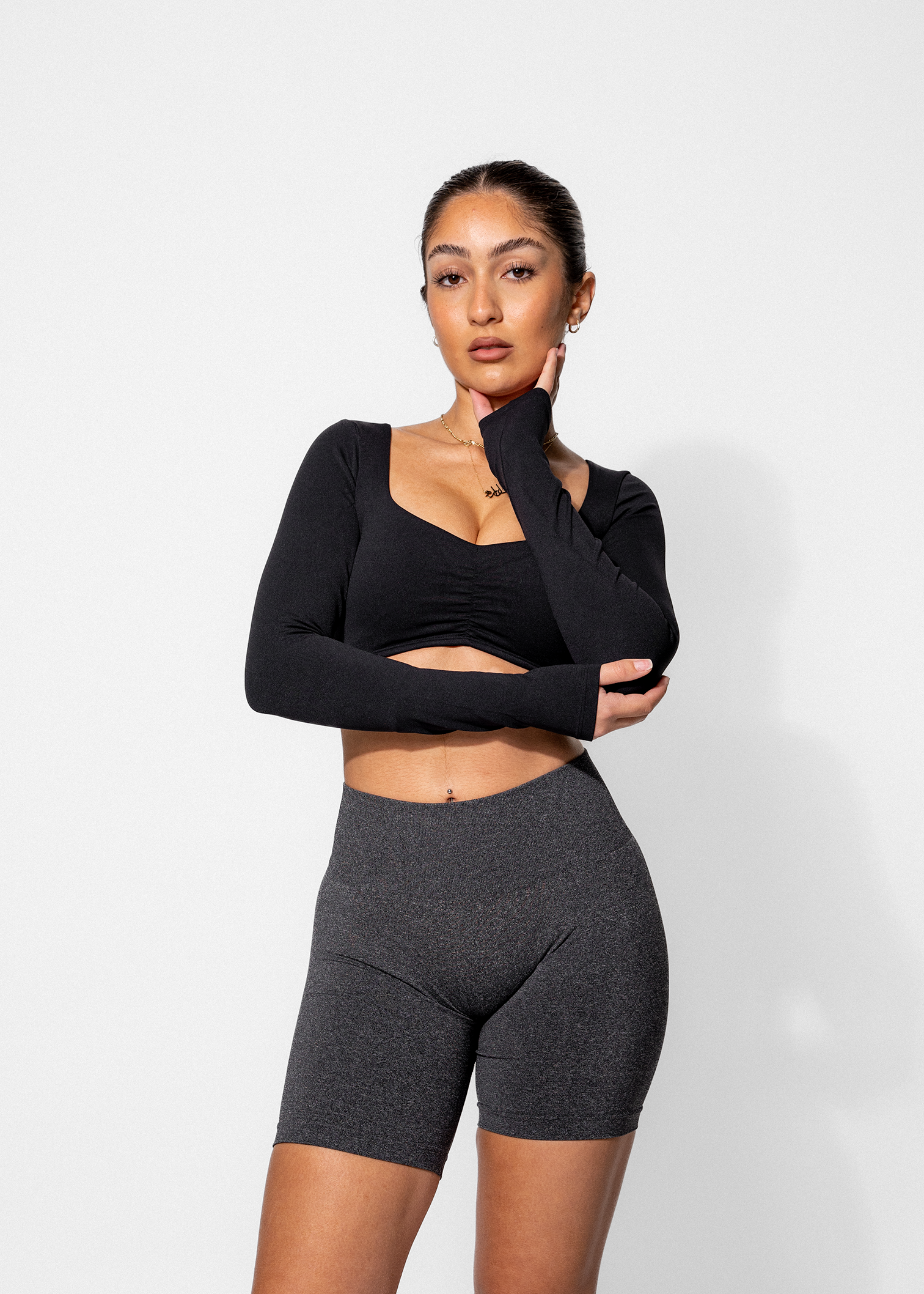 ALICE LONG SLEEVE CROP - BLACK