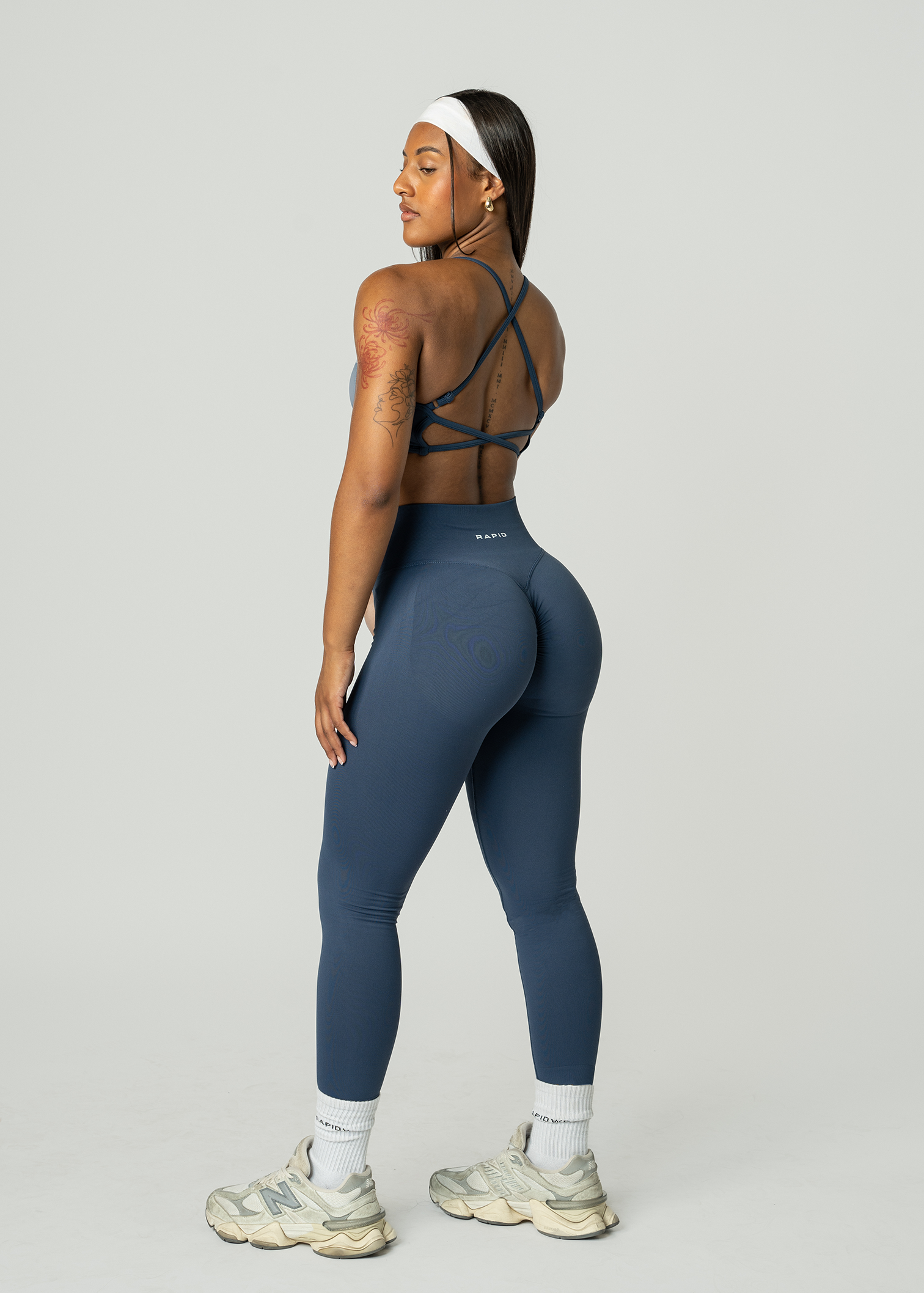 VIBRANCE SCRUNCH BUM LEGGINGS - NAVY BLUE