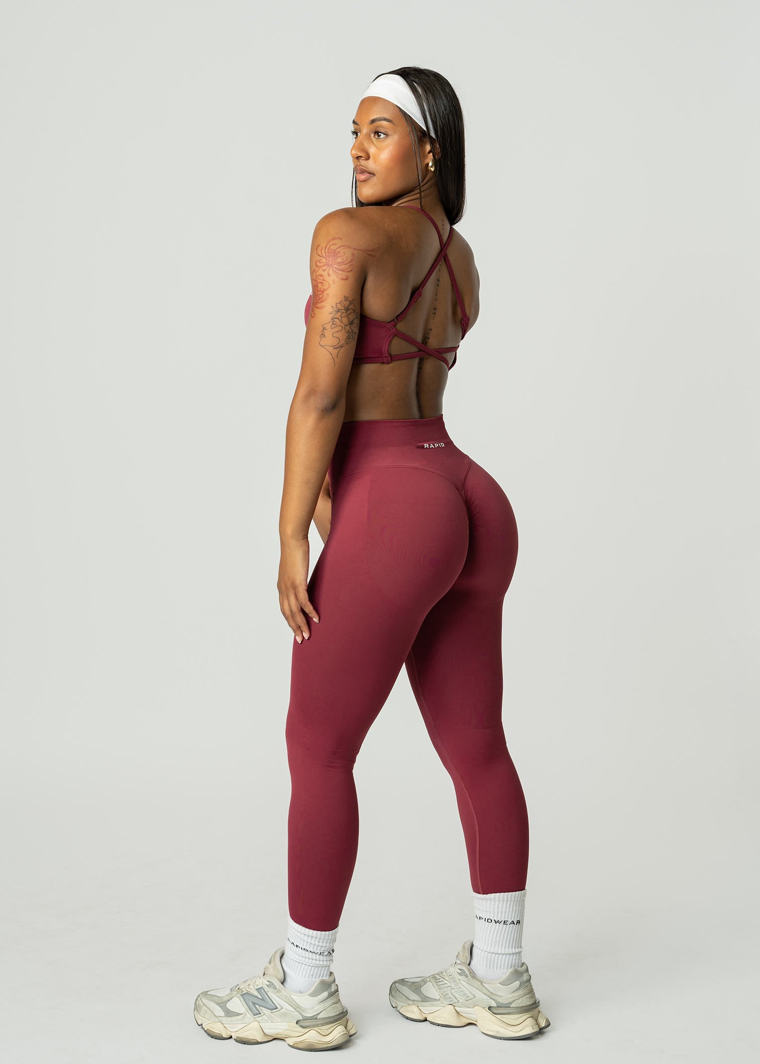 VIBRANCE SCRUNCH BUM LEGGINGS - WINE