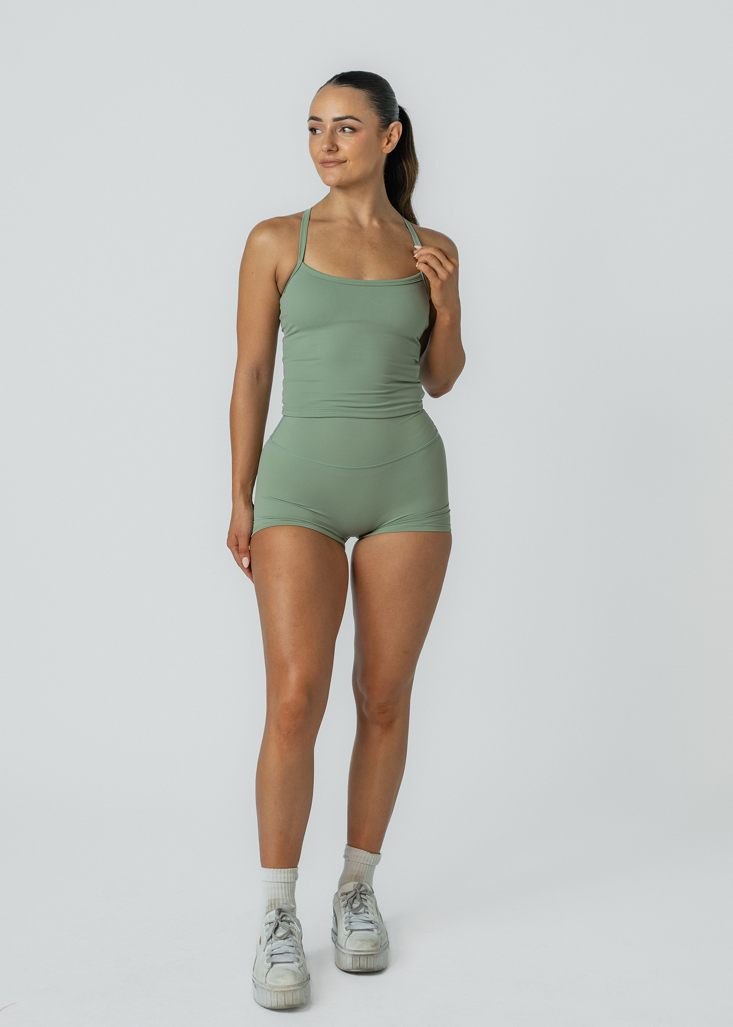CORE YOGA SHORTS - FERN