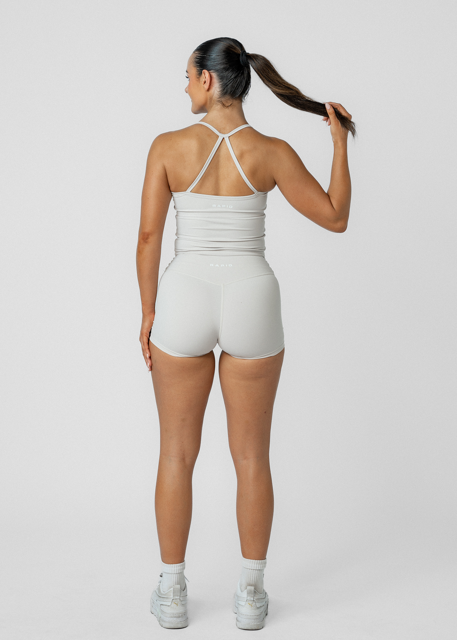 CORE YOGA SHORTS - CREAM