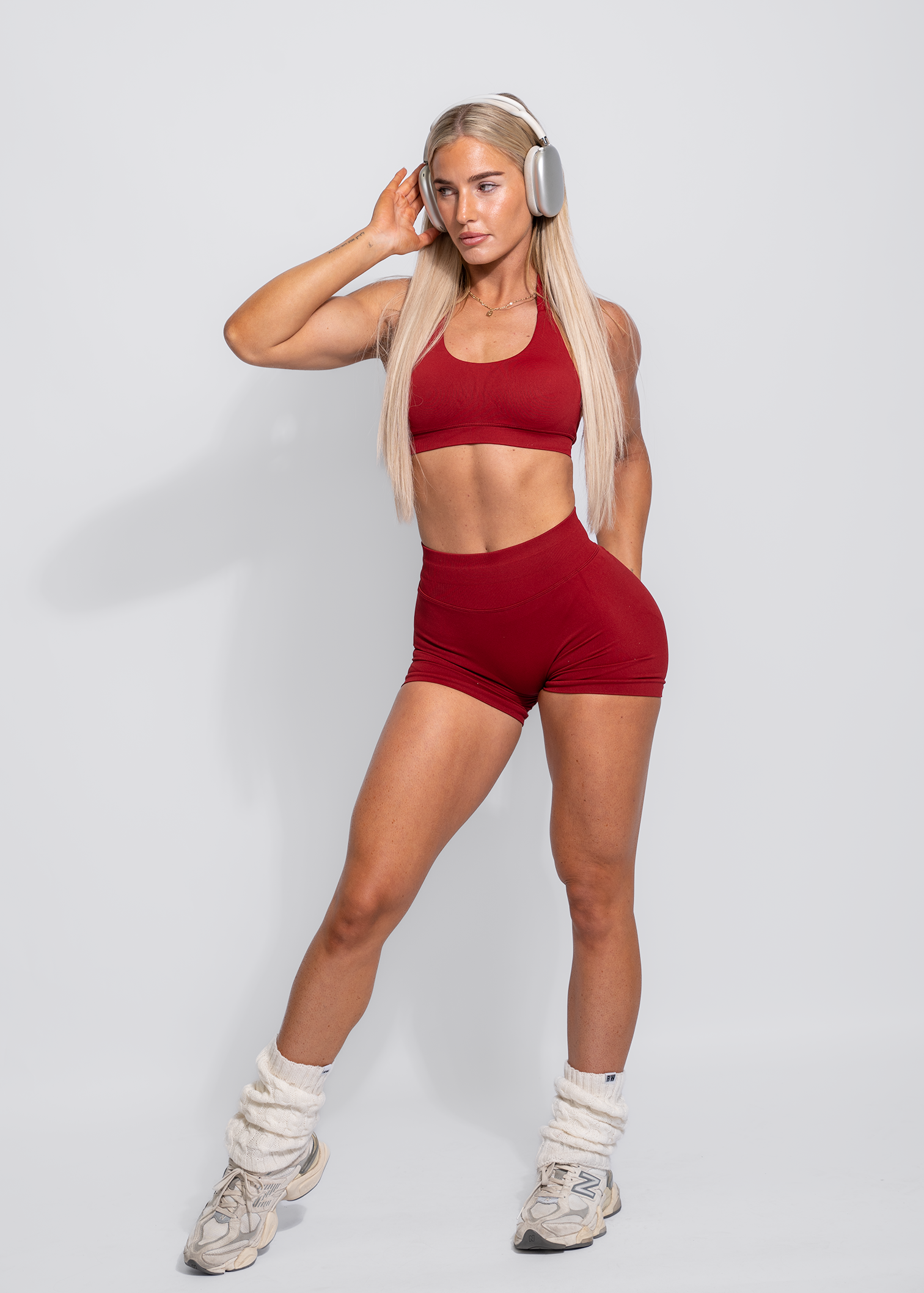 BALANCE HALTER CROP - BURGUNDY
